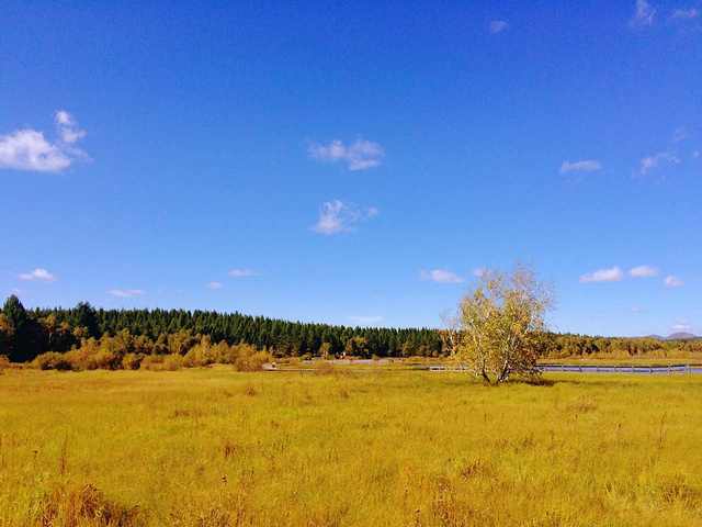 蓝天白云远离城市喧嚣的宁静淡季的原因游客也不多景区内住宿价格也降