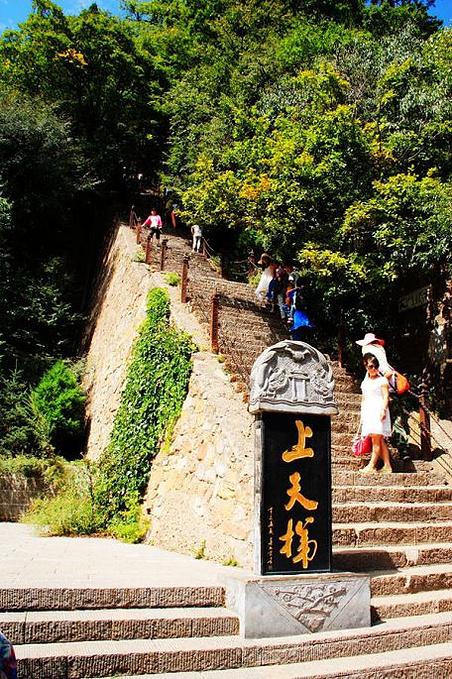 龙门洞柳湖崆峒山领略西北大好风光