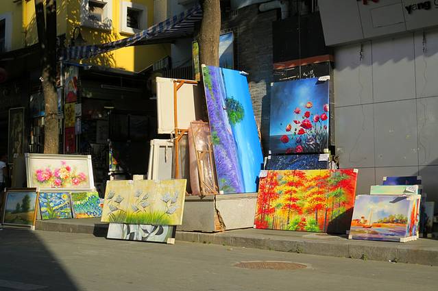 点评(10 条) 大芬油画村是深圳市龙岗区布吉镇布吉村民委员会下辖的一