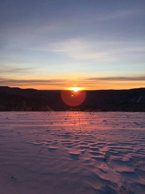 太阳出来后闪着光的雪地~!