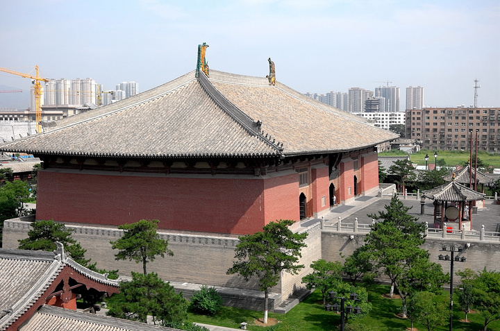 2024去看城里的景点,首先去大名鼎鼎的华严寺.这真正进入华严寺.要我