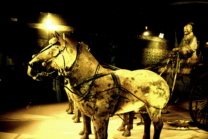 2017兵马俑,来参观的人太多,世界各国各种各个人种的人都有,真不愧是中国的招牌景点。三号坑,最小的一个坑_秦始皇兵马俑博物馆评论 - 去哪儿攻略社区