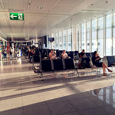 印象有点好,早上的阳光真的很漂亮,像在电影里