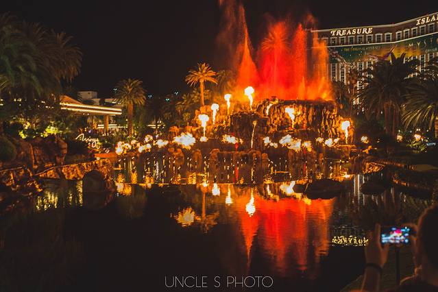 金银岛酒店海盗湾演出