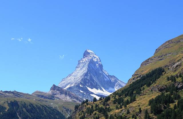 乘着火车,慢游那个花园般的国度-瑞士篇
