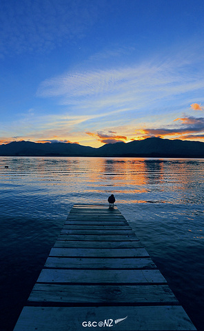 看看清晨的风景,果然又有不同的美,碰到了一票哈雷爷爷奶奶,帅到爆
