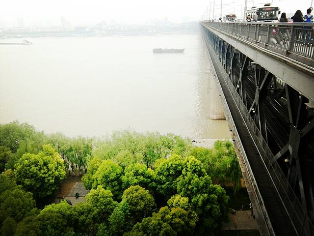 芳草萋萋鹦鹉洲的鹦鹉洲是哪里 04e68dcd2fdd45f7.jpg_r_640x480x70_4583b159.jpg