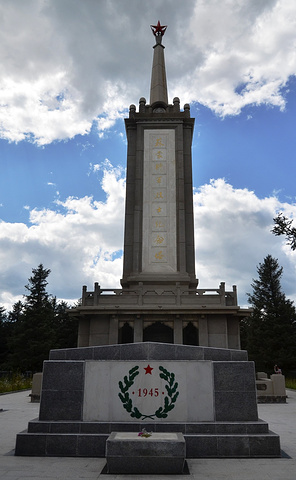 张北苏蒙烈士陵园图片
