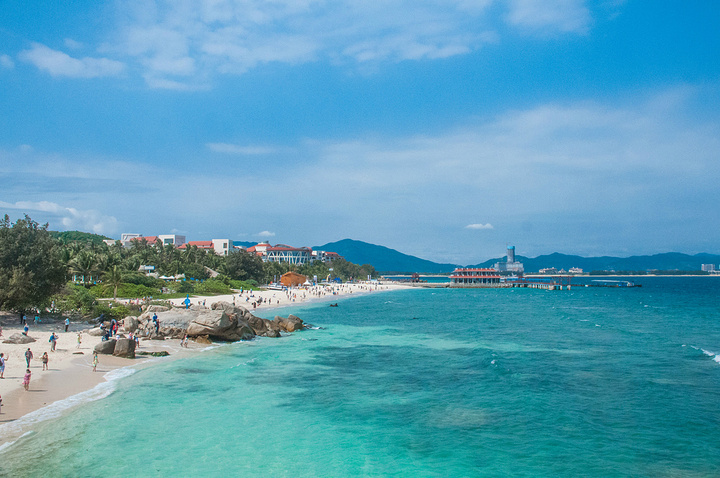 也是三亚众多旅游景点中为之不多的私人岛屿_蜈支洲岛"的评论