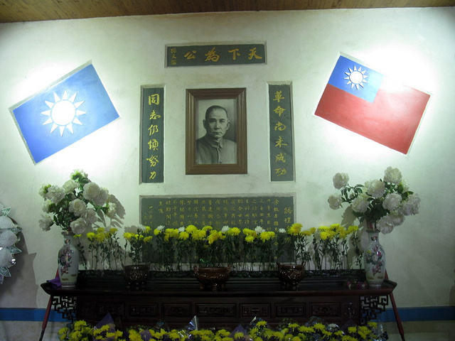 来之前看了凤凰卫视的《七十年的远征》,很震