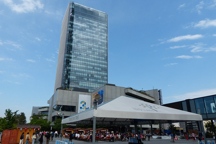 天空转晴,观赏天空树最好的位置,就是隅田川上