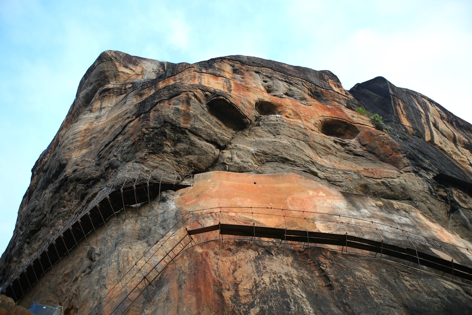 建议把狮子岩放在最后一站,不然玩好就没力气玩别的景点了,玩个狮子岩