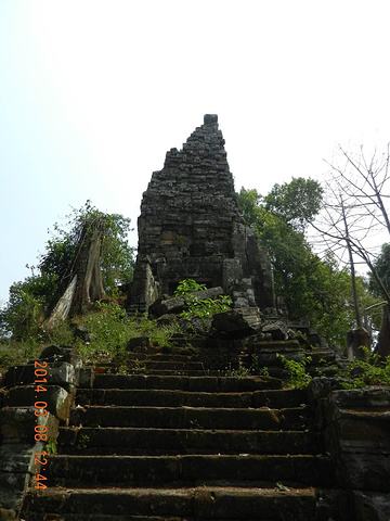 "很小的遗迹圣琶丽寺很小，是一座未建成就停工的寺院。古迹仅剩这座山形墙。价格偏高，味道还行_圣琶丽寺"的评论图片