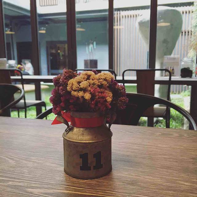 Number 1 Cafe Bistro