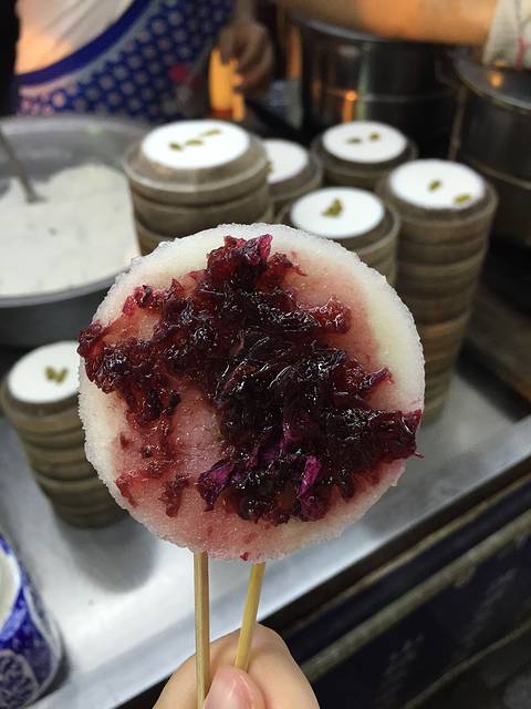 玫瑰镜糕甜甜糯糯的,很好吃.