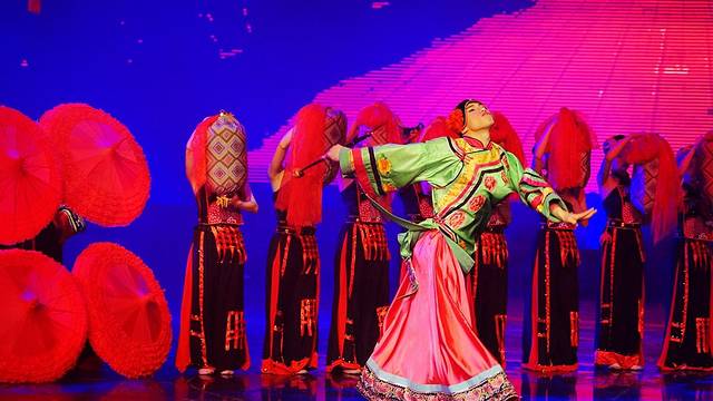 张家界《魅力湘西》演出