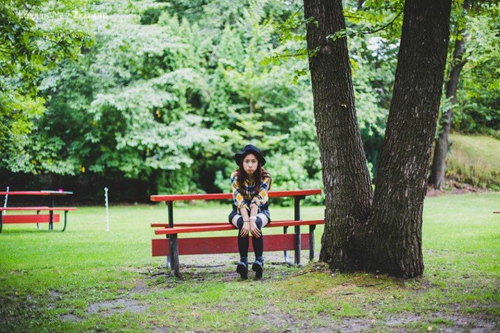 很多商店都写着新年快乐的祝福标语,显得格外