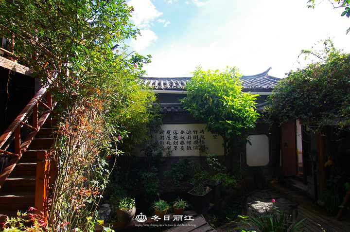 .选具有纳西族特色的民宿客栈,淡季的大研古城