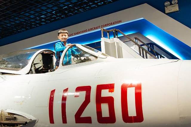 歼6的飞机座舱,真的呦,可以坐进去