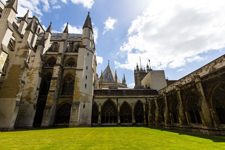 2017清晨坐上24路公车去西敏寺,伦敦街上似乎