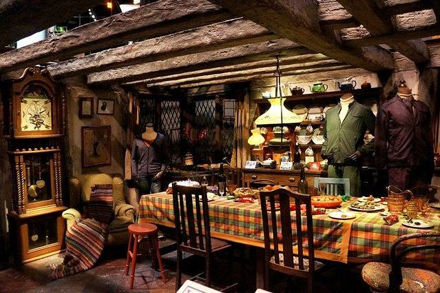 这里是陋居——罗恩的家,这里真的有自动刷锅的刷子和自动切菜的菜刀