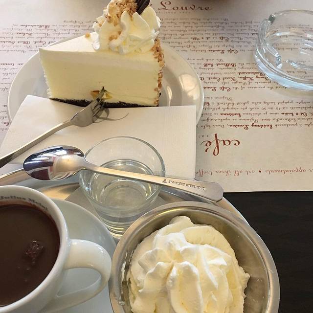 Cafe Louvre