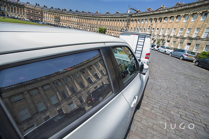 这样的景观设计名字也非常有趣,就叫做ha-ha wall(哈哈墙)