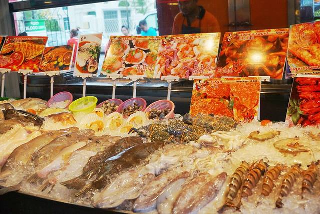 Red Garden Food Paradise & Night Market