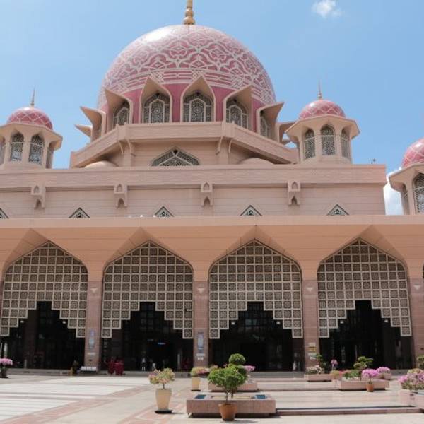 putra -吉隆坡18:10 fly广州/22:30   未站:masjid putra  水上清真寺