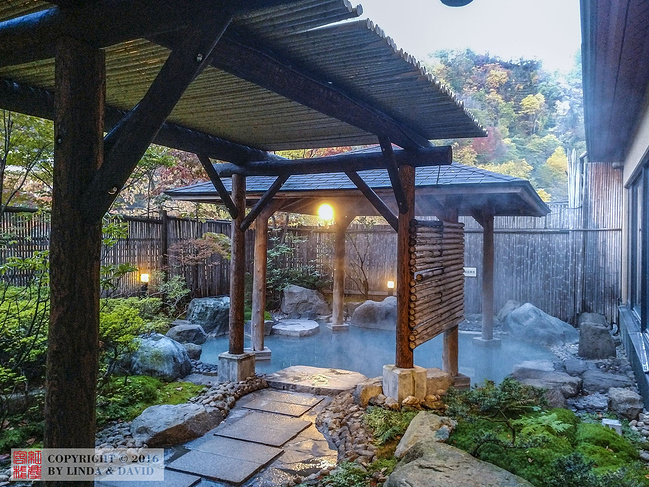 温泉赏枫北海道 溪沼乱红醉青森--2016日本东