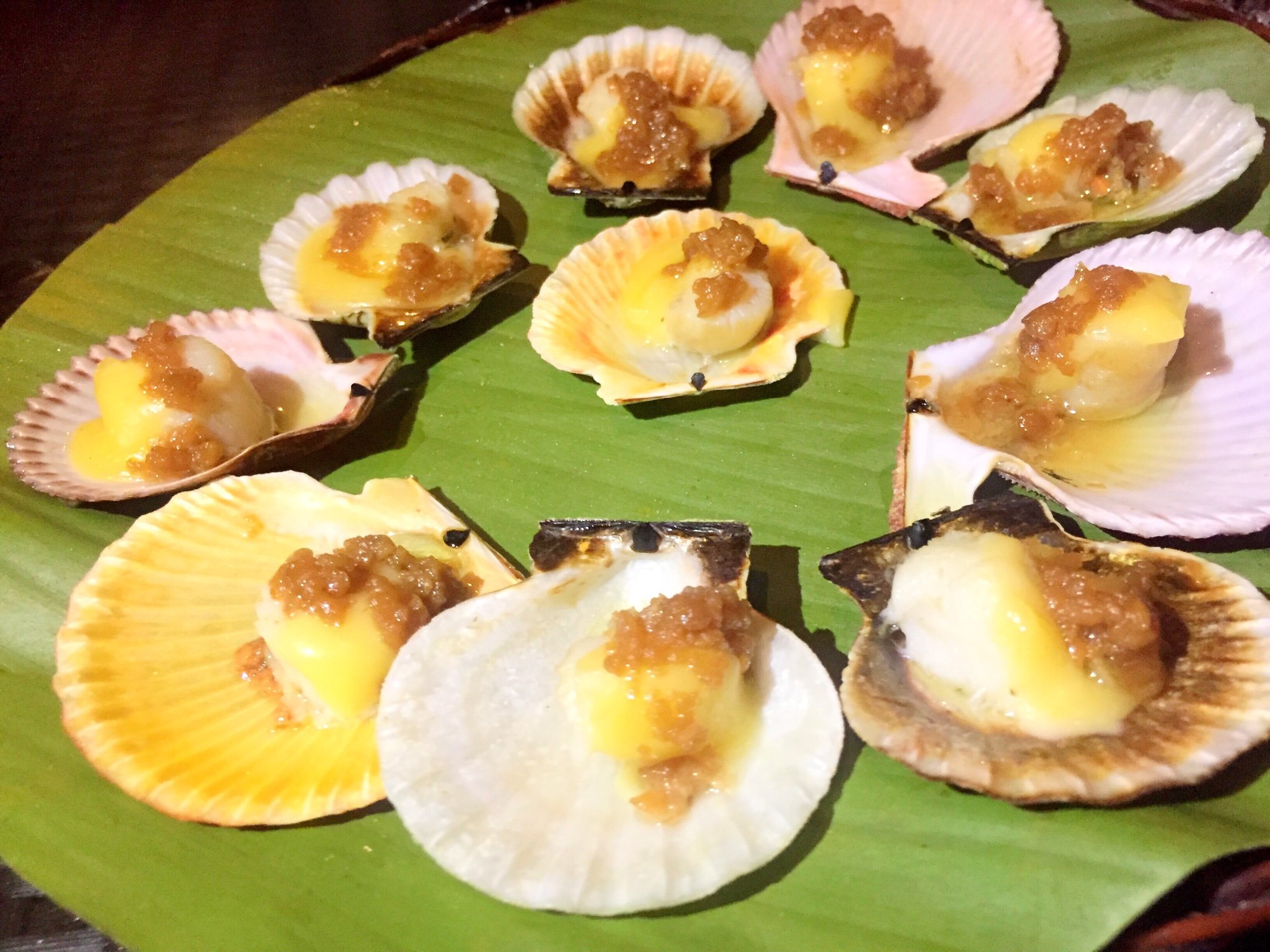 芝士焗扇贝,上面的酱特别好吃.