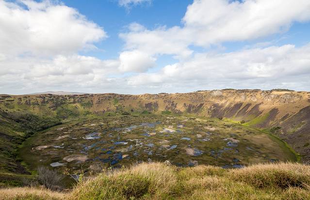 拉诺卡乌火山湖