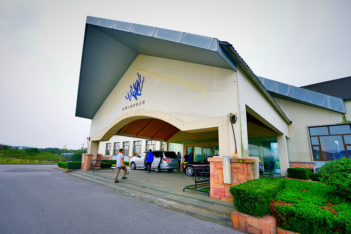 但还能吃饱,服务员的态度特别好,早上特别想吃点水果