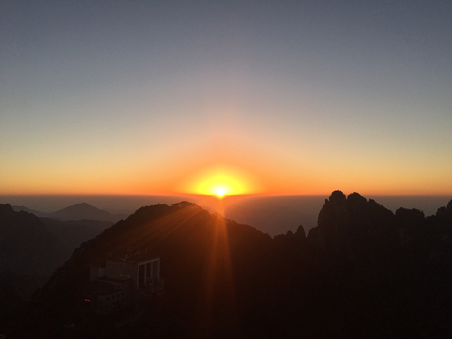 居然早到4个小时等日落厉害吧哈哈哈日落真的很漂亮太阳一落山天立马