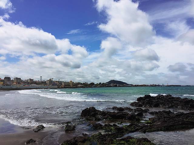 三阳黑沙海滨浴场