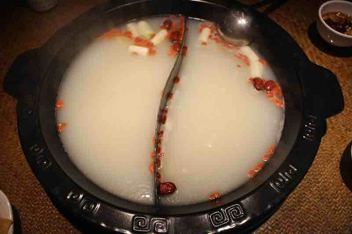 辣妹子火锅店_山城辣妹子人均(2)
