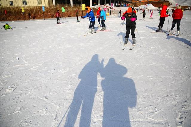 鸣山绿洲滑雪场