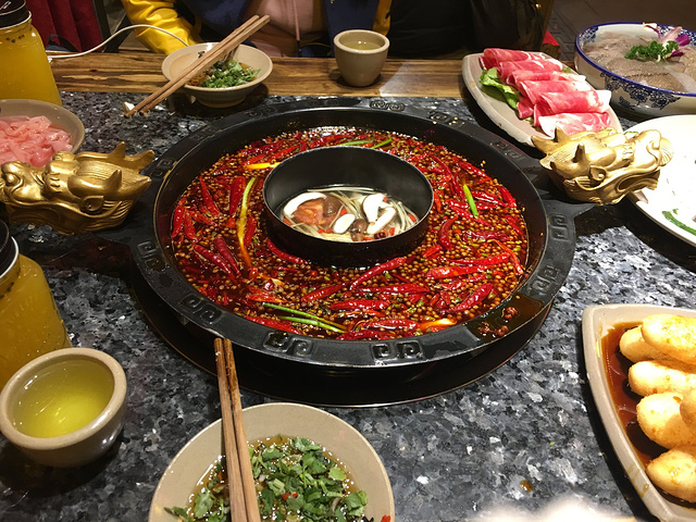 2017但是人超级多 我们去的是蜀大侠 据说原来