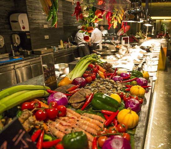 "作为全日制餐厅,晚餐非常丰盛!晚餐那是特别特别丰盛呀!