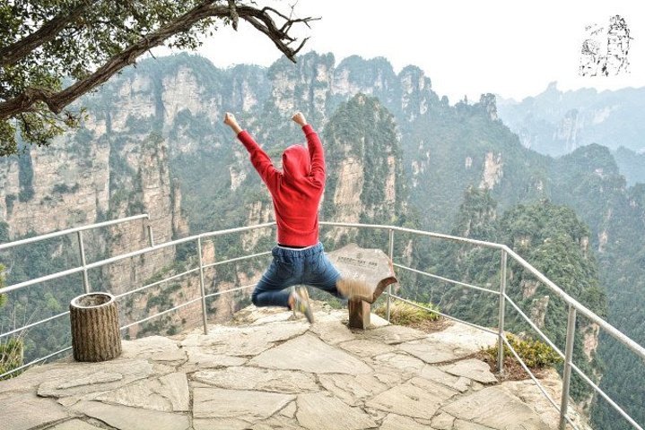 "天子山景区天子山是张家界最早开发出来的景点之一，天子山有着天下峰林“扩大的盆景，缩小的仙境”之称_张家界国家森林公园"的评论图片