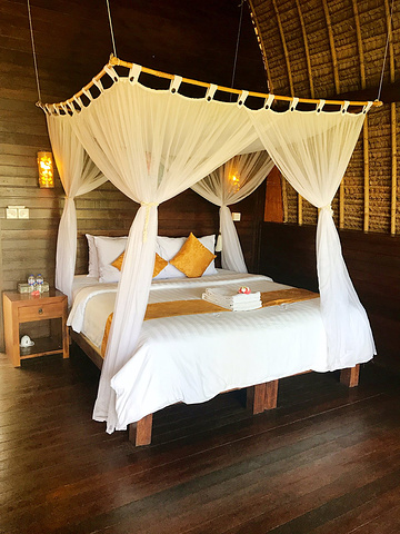 蓝梦岛酒店前台登记入住入住茅草屋环境很好味道一般没有盐但是风景真