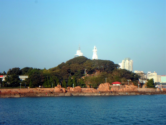 今天的计划是去品味青岛的红瓦绿树,碧海蓝天_栈桥"的评论图片