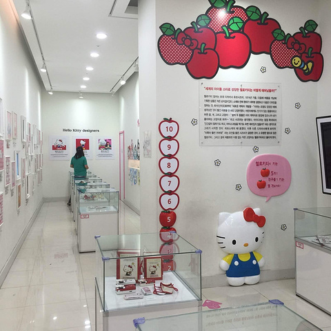 回来取在免税店买的这些东西,拆包装也费了好