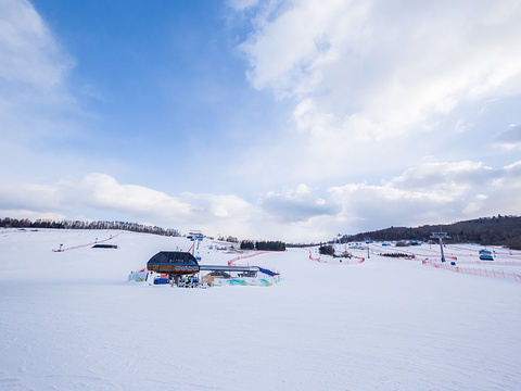 天池雪自然滑雪场旅游景点图片