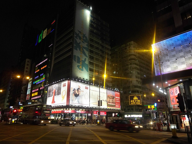 去尖沙咀DFS免税店转悠一会儿就回酒店了。