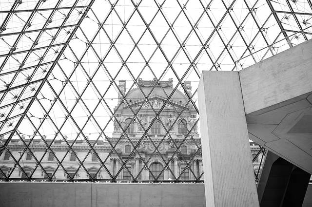 卢浮宫玻璃金字塔