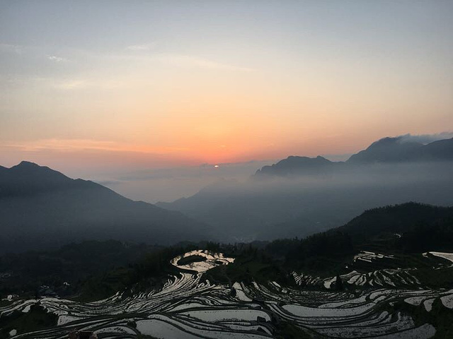 马上奔过去,这时人好多,已经没有最佳拍摄位置