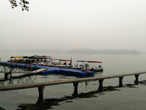 东湖南路凌波门