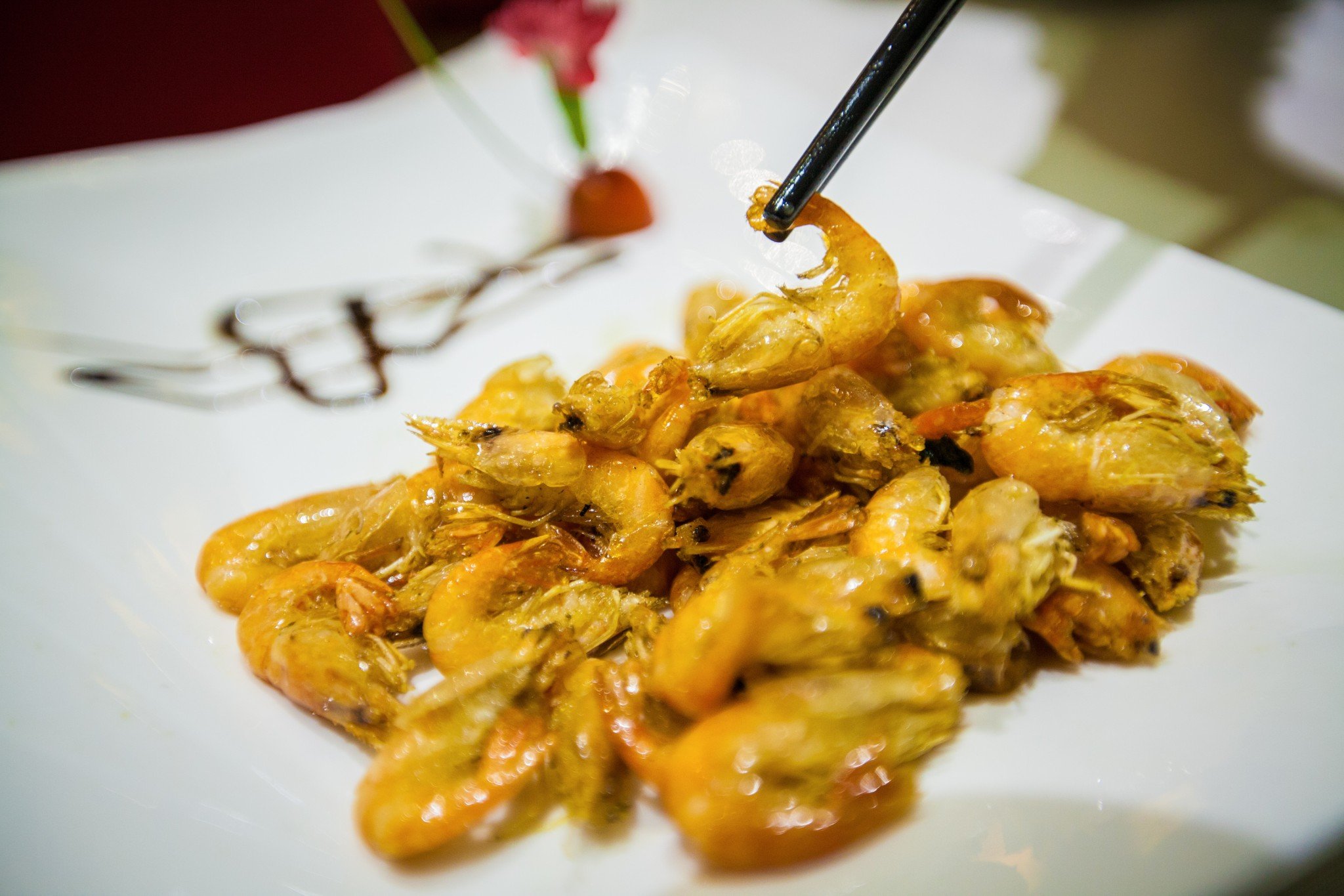 特地带上了米其林小红书,翻看了推荐菜品,点了几个招牌菜,相比杭州