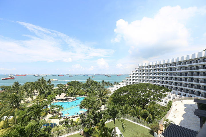 2017工作人员态度都很热情,英语不行的话他们